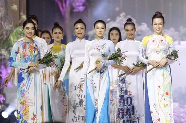 ruc ro dem khai mac le hoi ao dai tp hcm nam 2022 hinh 3