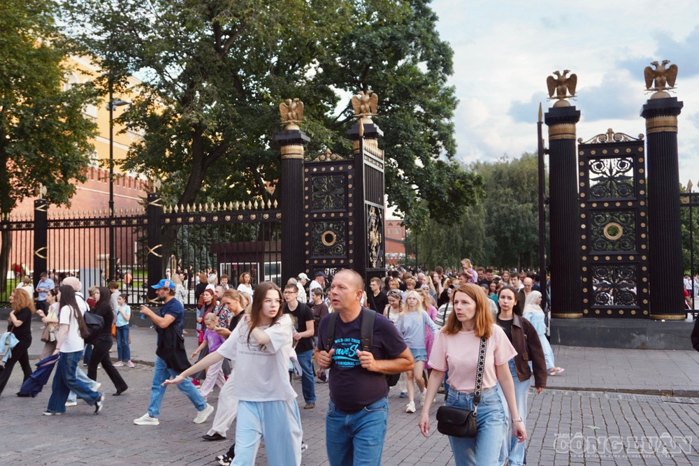 Quảng trường Đỏ luôn là một trong những điểm đến hấp dẫn nhất tại Moscow. Từ những công trình lịch sử, kiến trúc đặc sắc đến không gian rộng lớn giữa trung tâm thành phố, nơi đây thu hút du khách từ nhiều quốc gia, tạo nên nhịp sống sôi động giữa lòng thủ đô nước Nga. clo_br_dsc06920.jpg