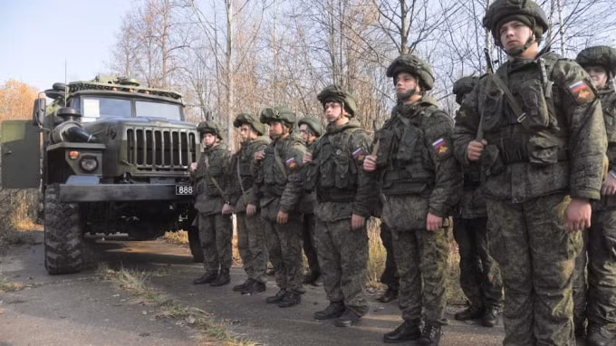 hon 10000 binh si nga rut ve can cu sau cuoc tap tran gan ukraine hinh 1