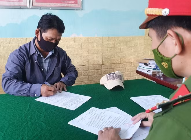 khong doi duoc no nhom nguoi cuop tien va dua nan nhan den nhieu noi de gay ap luc hinh 1