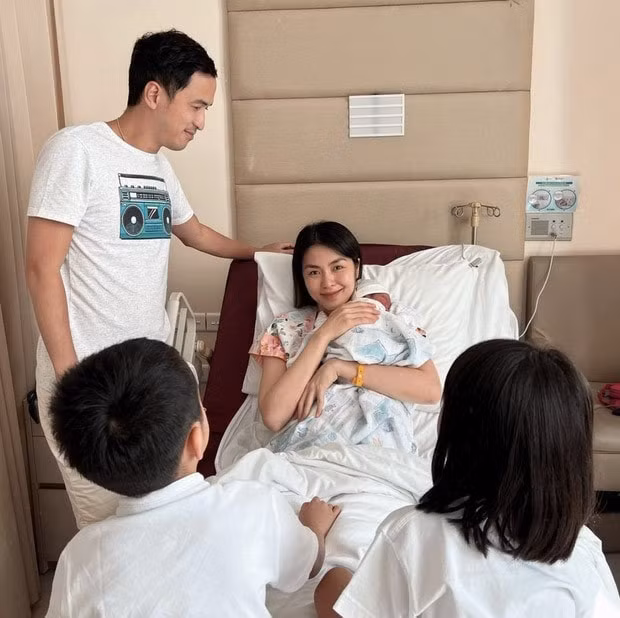 cuoc song vien man cua 2 my nhan ho ngoc ha va tang thanh ha hinh 10