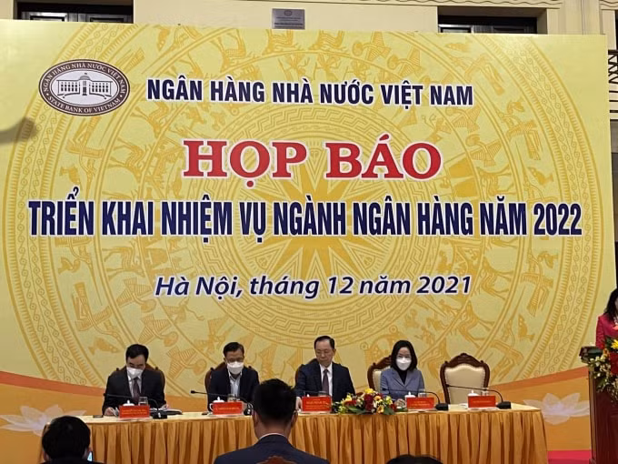 nganh ngan hang da gian no khoang 607000 ty dong hinh 1