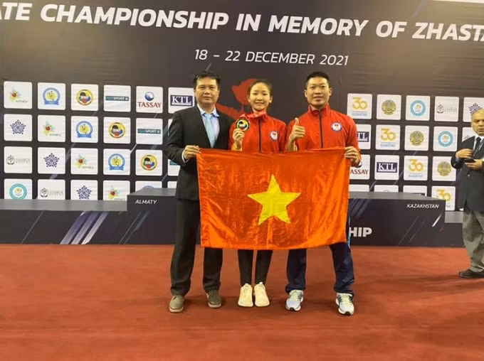 van dong vien hoang thi my tam gianh 2 hcv giai karatedo chau a hinh 1