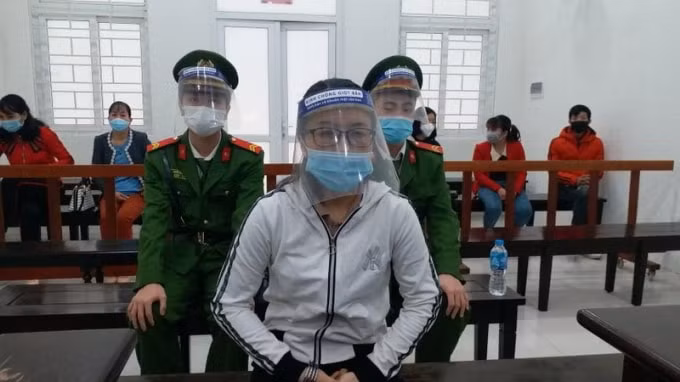 13 nam tu cho nu quai giang bay lua dao hon 50 nan nhan hinh 1