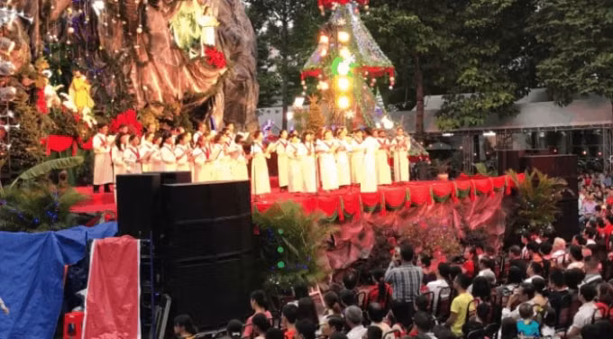 nhung dia diem di choi dem noel o tphcm tuyet nhat hinh 9