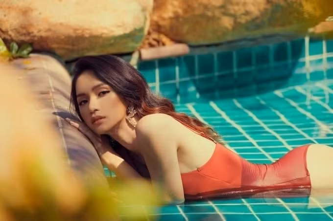 huong giang viet tam thu xin loi truoc them tuoi 30 hinh 6
