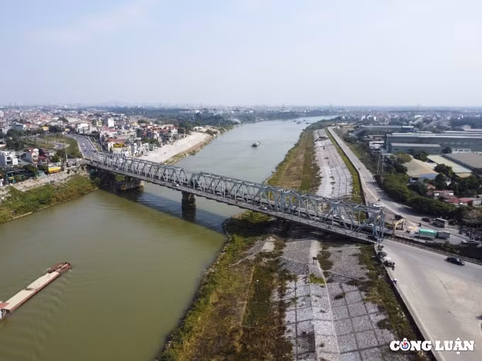 can canh tinh trang xuong cap nghiem trong cua cau duong ha noi hinh 11