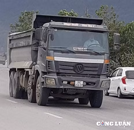 nguoi dan bat an vi cac hung than tren quoc lo tai nghe an hinh 5
