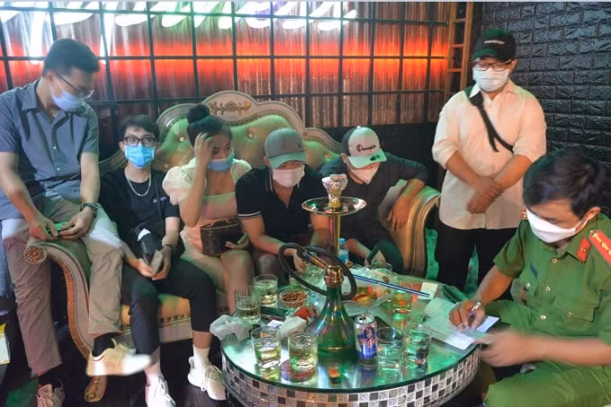 dot kich quan beer club redline phat hien 125 doi tuong duong tinh voi chat ma tuy 1 truong hop nhiem covid 19 hinh 2