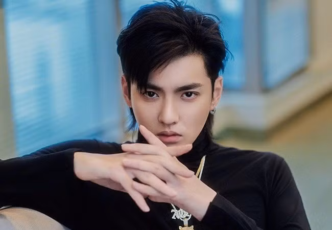 nam 2021 day bien dong cua showbiz hoa ngu hinh 2