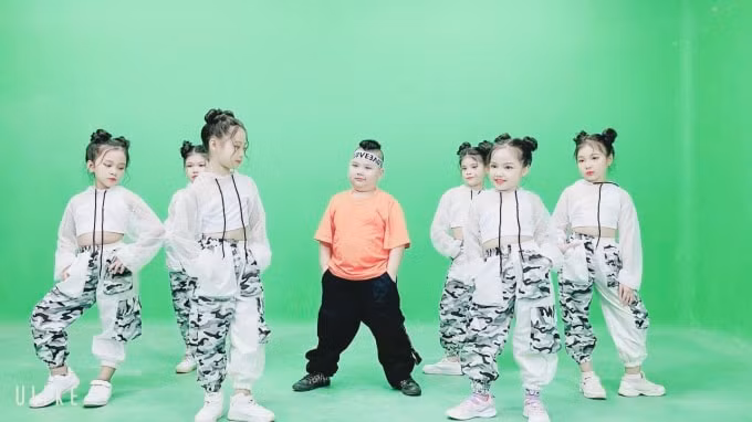 muoi dubai dang quang quan quan super idol kids hinh 2
