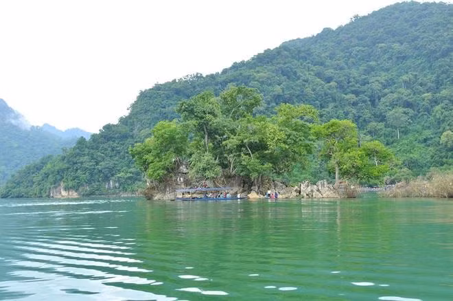nhung dia diem mien bac hap dan trong dip tet duong lich 2022 hinh 3