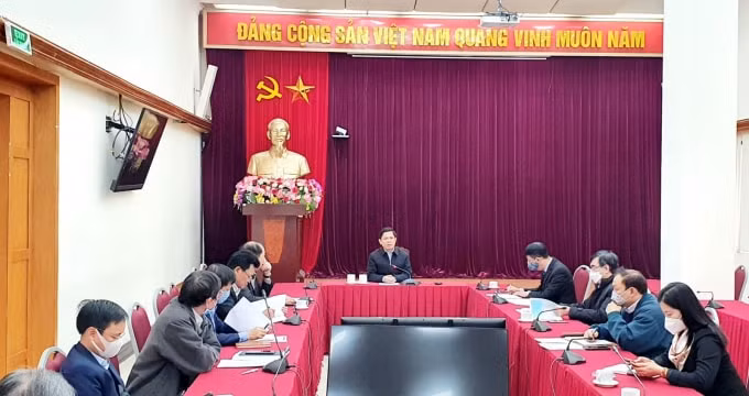 tang san luong van tai hang hoa duong sat giam ap luc cho duong bo hinh 1