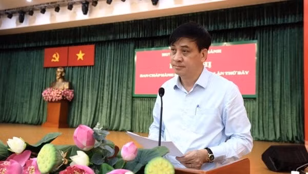 ong le hoa binh duoc phan cong lam pho chu tich thuong truc ubnd tp hcm hinh 1