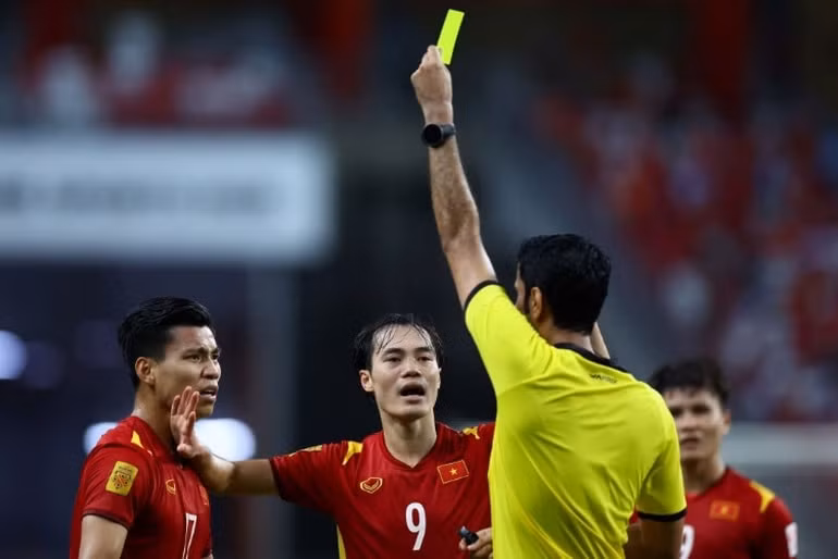 trong tai bat tran viet nam thai lan rut khoi aff cup 2020 hinh 2