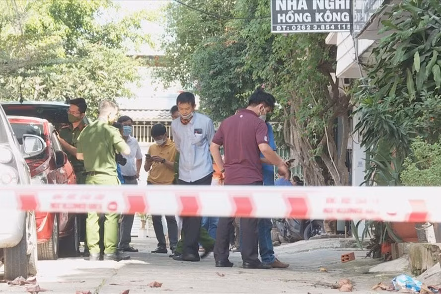 phat hien nguoi phu nu tu vong ben duong voi nhieu vet thuong hinh 1