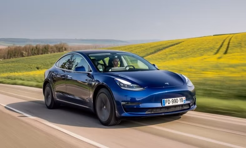 tesla model 3 la mau xe dien ban chay nhat the gioi nam 2021 hinh 2