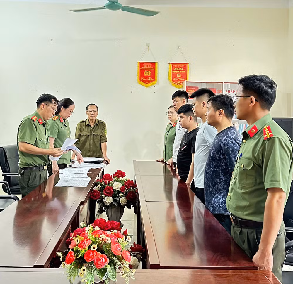 Cơ quan ANĐT Công an tỉnh Sơn La đã ra các quyết định tố tụng đối với 4 đối tượng trong đường dây “Chế tạo, tàng trữ, mua bán trái phép vũ khí quân dụng”
