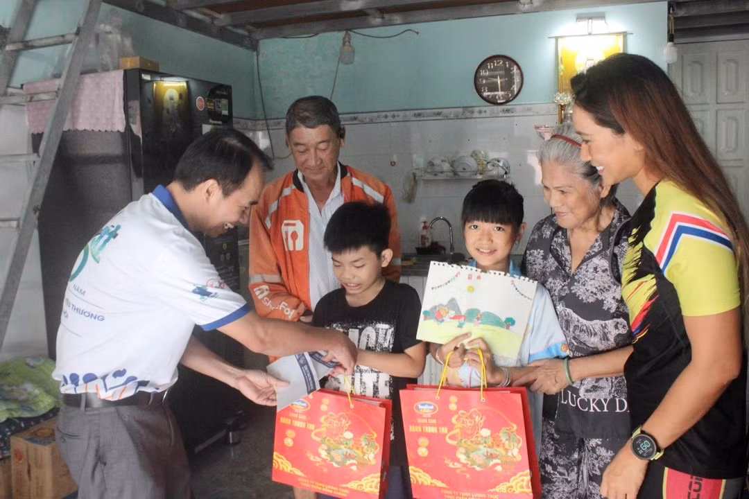 Nối dài hành trình sẻ chia với trẻ em trong mùa Trung thu