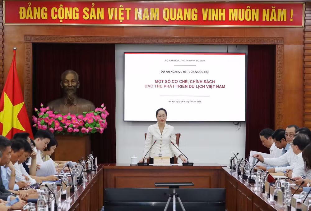 Uỷ viên BCH Trung ương Đảng, Bộ trưởng Bộ VHTTDL Lâm Thị Phương Thanh chủ trì Hội nghị