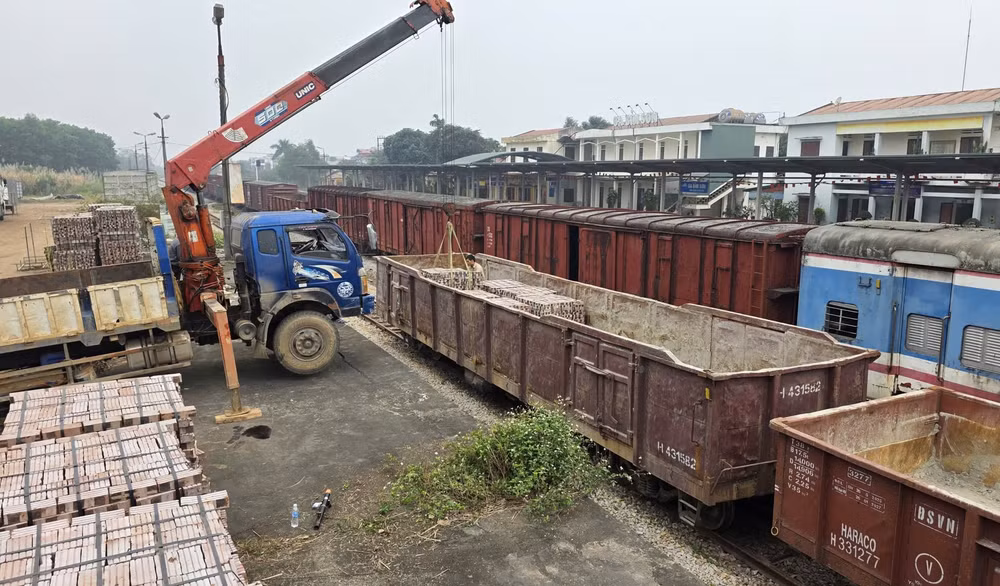 anh-2-duong-sat-se-co-dieu-kien-dam-nhan-nhung-luong-van-tai-lon-tang-tinh-ket-noi-giua-tphcm-va-cac-dia-phuong-lan-can-anhvnr.png