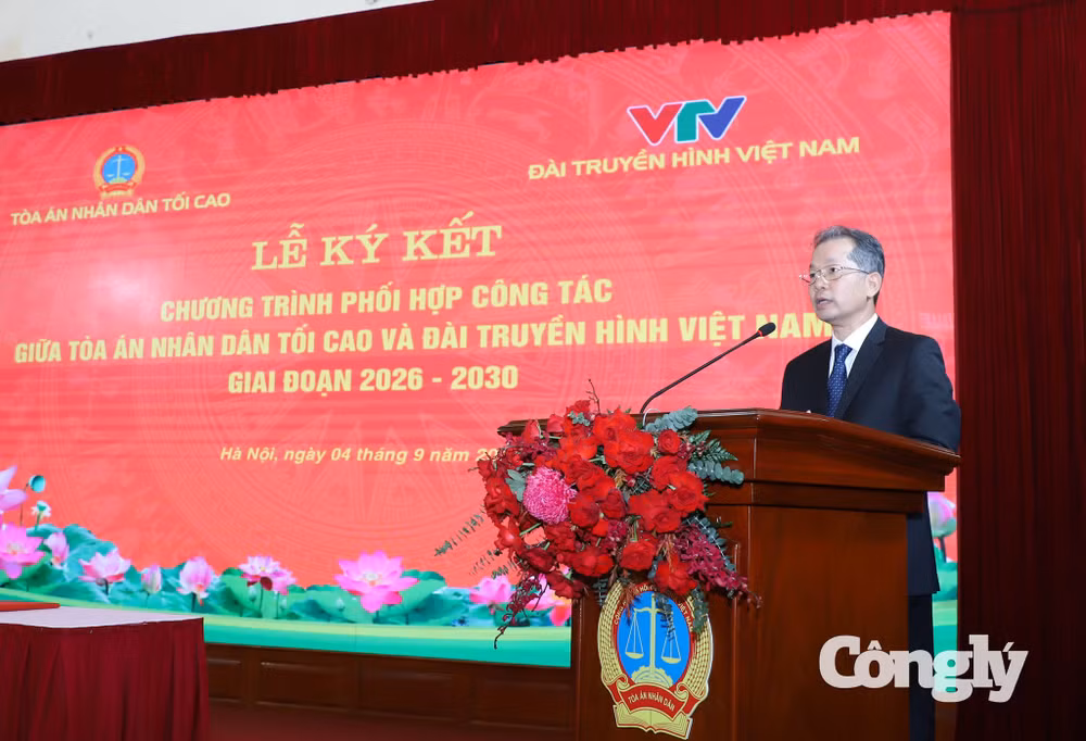 Bí thư Trung ương Đảng, Bí thư Đảng ủy, Chánh án TANDTC Nguyễn Văn Quảng phát biểu tại buổi Lễ.
