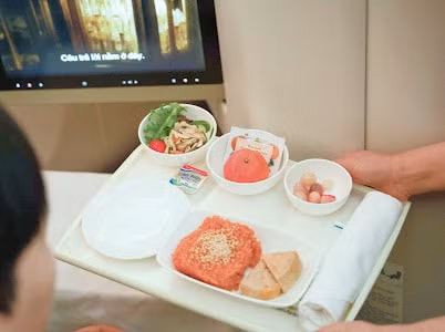 vietnam airlines phoi hop cung cac tinh thanh to chuc chuyen bay xong dat nam giap thin hinh 6