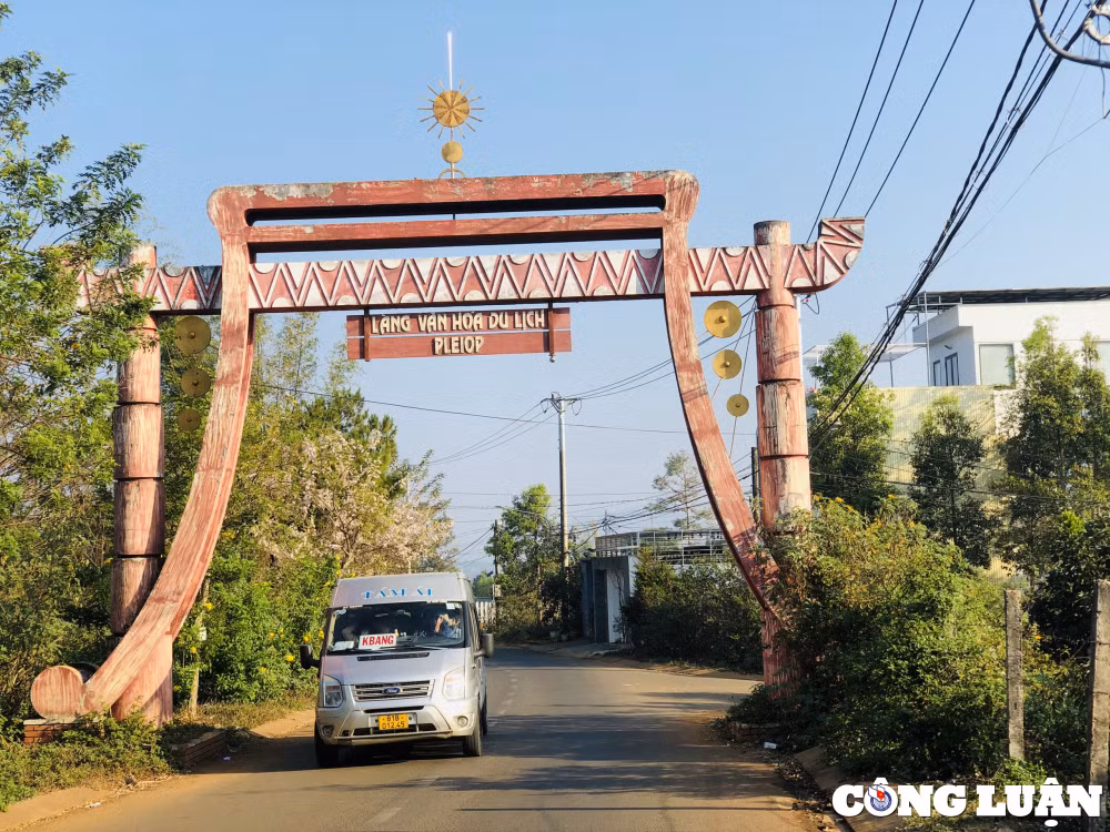 plei op ngoi lang trong pho hon 100 nam tuoi o gia lai hinh 1