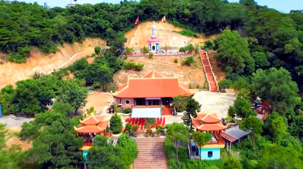 den co to quang ninh vang canh chua truc lam hinh 1