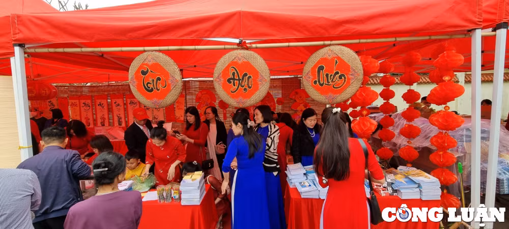 hai phong khai mac le hoi khai but dau xuan tai den tho trang nguyen le ich moc hinh 8