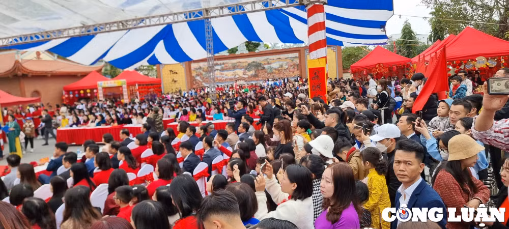 hai phong khai mac le hoi khai but dau xuan tai den tho trang nguyen le ich moc hinh 9