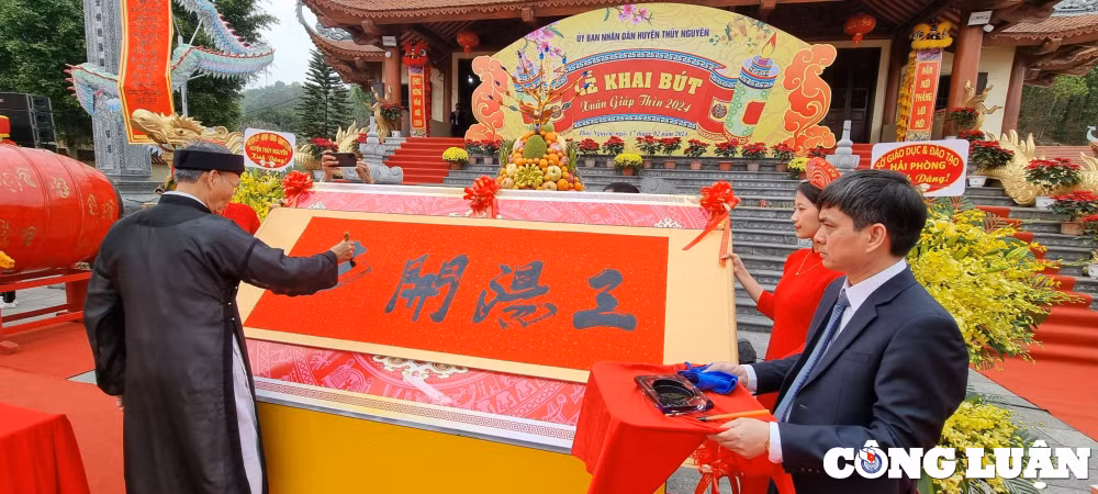 hai phong khai mac le hoi khai but dau xuan tai den tho trang nguyen le ich moc hinh 4