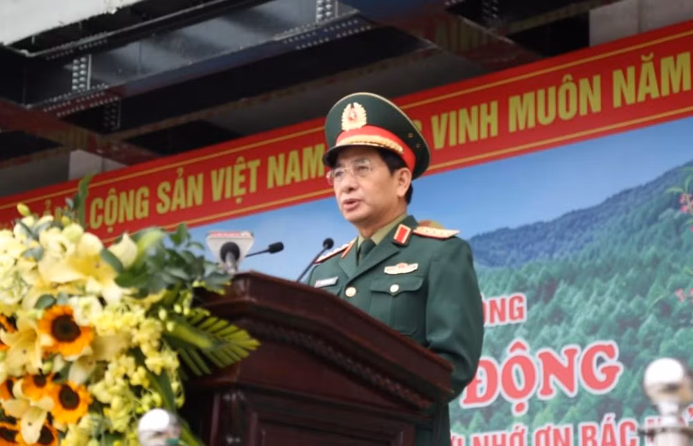 bo quoc phong phat dong tet trong cay doi doi nho on bac ho xuan giap thin 2024 hinh 1