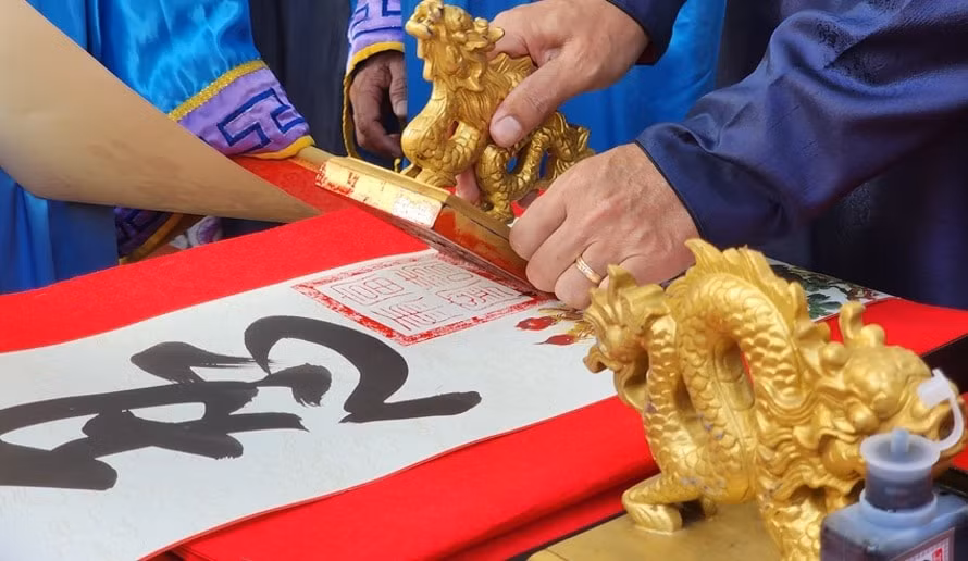 tai hien le ha neu le khai an cung chuc tan xuan trieu nguyen hinh 2