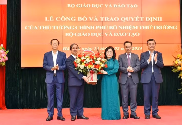 co giao day van tro thanh tan thu truong bo giao duc va dao tao hinh 2