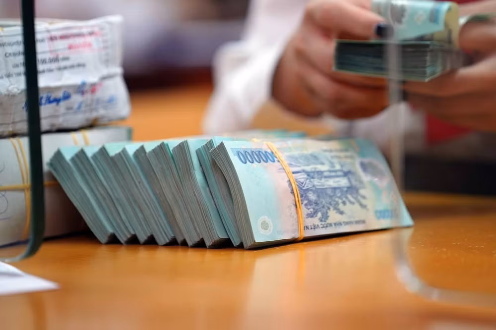 ruc ro nhu nganh ngan hang nhan vien thu nhap 540 trieu lanh dao gan 16 ty dong hinh 1