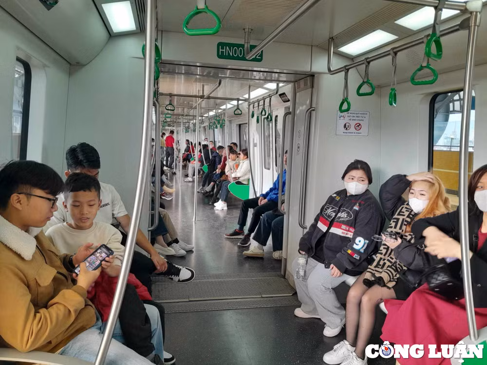 dong dao nguoi dan lua chon tau dien cat linh ha dong du xuan hinh 5