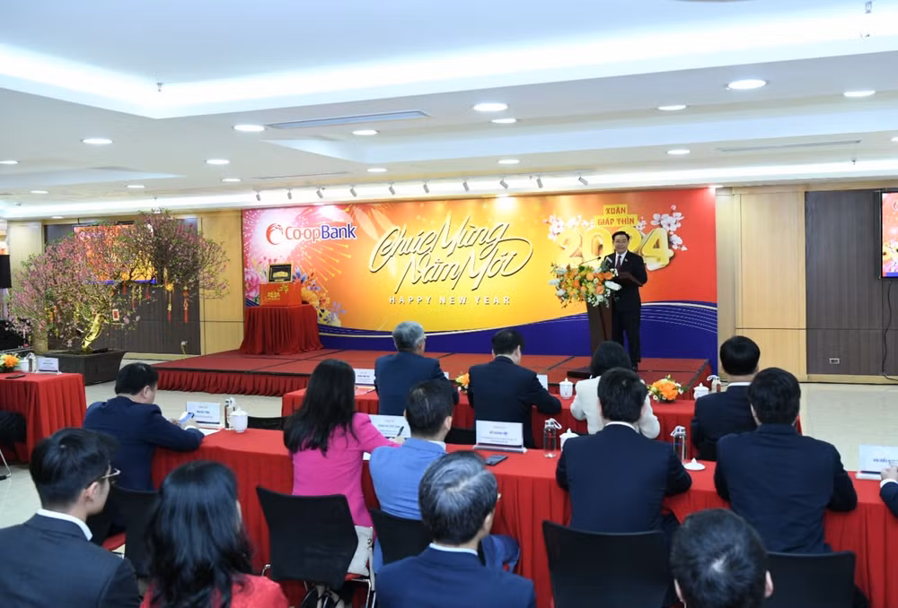 nam 2024 tang toc de ve dich thuc hien cac nhiem vu phat trien kinh te xa hoi cua ca nhiem ky hinh 1