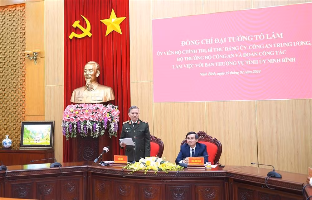dai tuong to lam lam viec voi ban thuong vu tinh uy ninh binh hinh 2