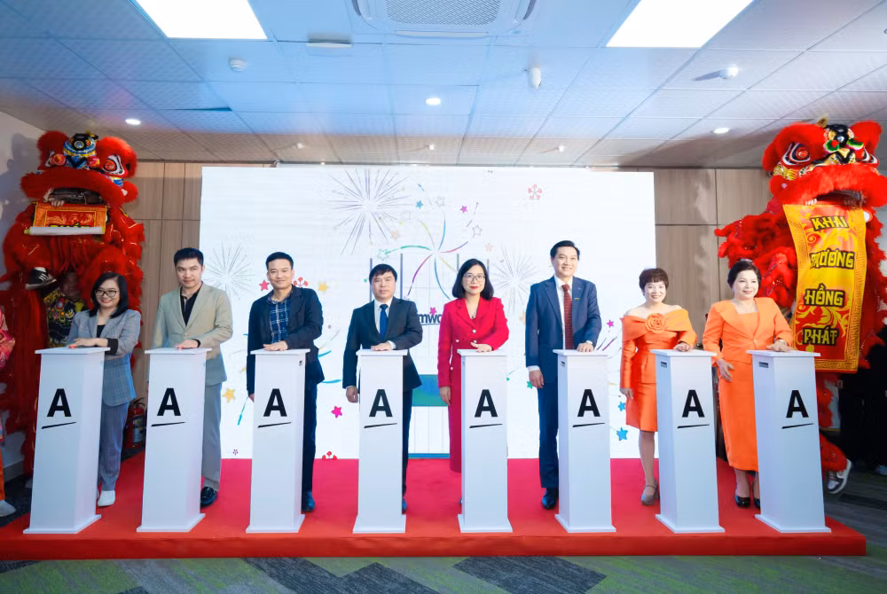 amway viet nam khai truong chuoi sieu thi va trung tam trai nghiem dau nam moi hinh 1