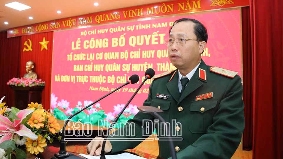 cong bo quyet dinh to chuc lai co quan bo chi huy quan su tinh nam dinh va cac don vi truc thuoc hinh 1