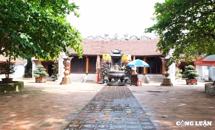 dau xuan ghe tham den tran nam dinh xin an ngam kien truc co linh thieng hinh 3
