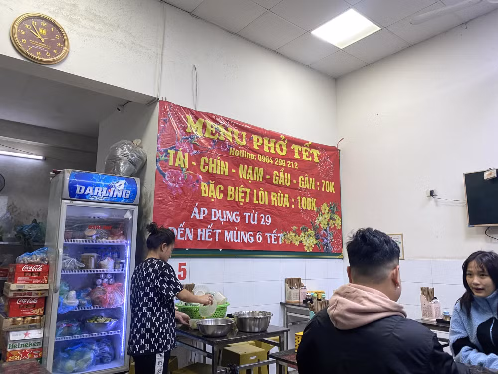 mat bang gia hang hoa dich vu trong tet moi thu deu tang hinh 1