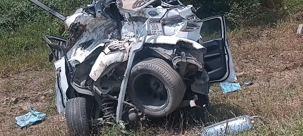 ba o to tong nhau tren cao toc cam lo la son 2 nguoi tu vong hinh 2