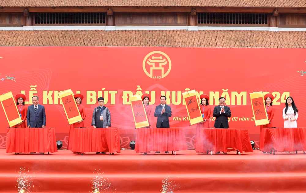 chu tich nuoc vo van thuong khai but dau xuan tai khu luu niem nguyen trai hinh 2