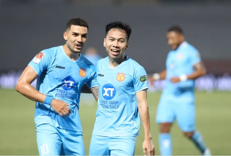 danh bai hai phong fc nam dinh giu vi tri dinh bang vleague 2023 24 hinh 1
