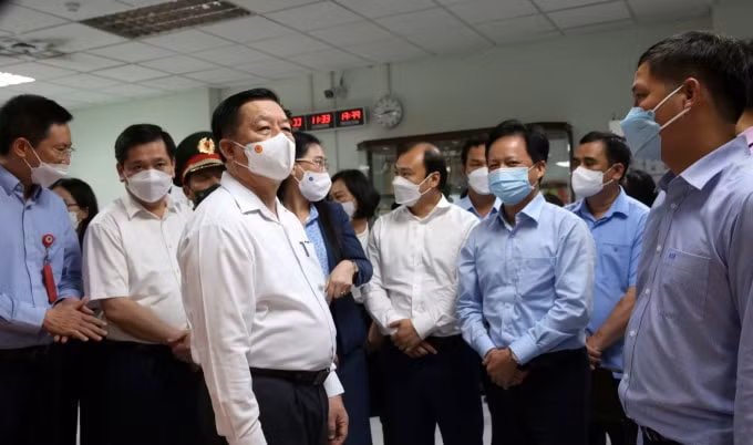 can dot pha xay dung ha tang va dao tao nhan luc dau khi chat luong cao hinh 1
