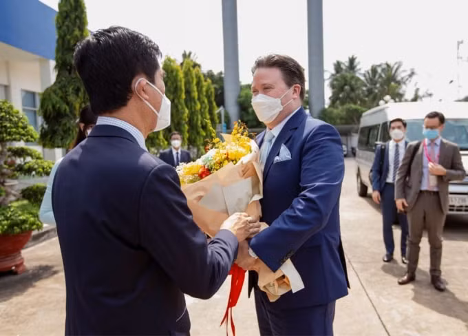 tan dai su hoa ky tai viet nam lac quan ve su phat trien hop tac cua vinamilk va cac doi tac my hinh 1
