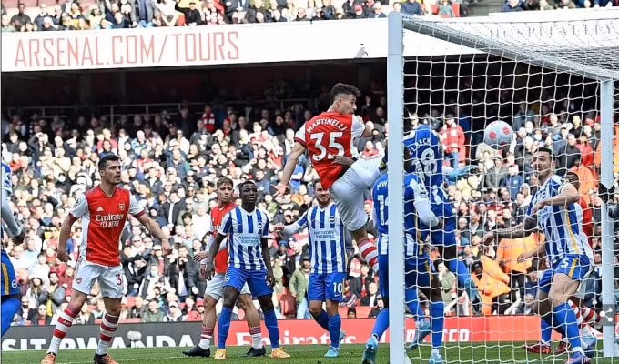 man united va arsenal cung thua tottenham vuot len o cuoc dua top 4 hinh 7