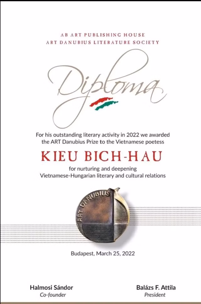 3 nha van viet nam dat giai thuong nghe thuat danube 2022 hinh 3